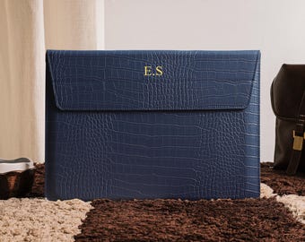 Personalized Blue Crocodile Embossed Laptop Case with Gold Foil Name, Vegan Leather MacBook Air & Pro Sleeve 13" 14" 15" 16", Gift for Her