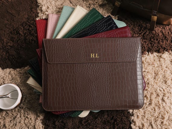 Personalized Crocodile Embossed Laptop Case with Gold Foil Name, Vegan Leather MacBook Air & Pro Sleeve 13" 14" 15" 16", Gift for Her
