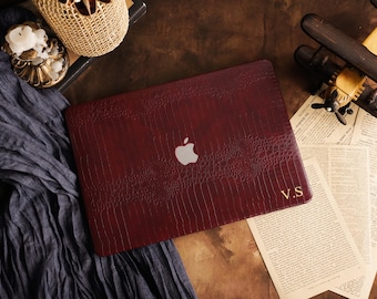 Benutzerdefinierte Retro rote Krokodilleder MacBook Tasche, geprägte Abdeckung mit Goldfolie Name für MacBook Pro Air 13 14 15 16, Neo A18, Geschenk für Sie