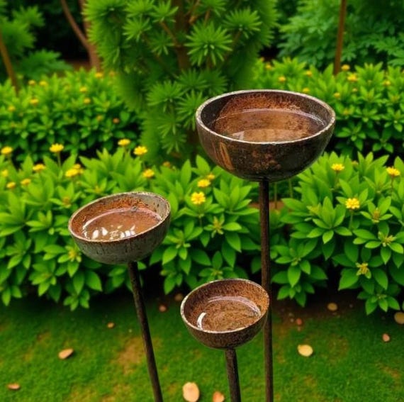 Rustic Metal Rain Catcher Set – Garden Decor, Outdoor Water Feature, Bird Bee Bath Bowls (Set of 3)