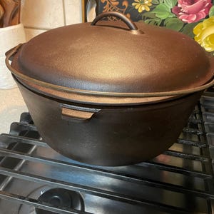 Ancien pot de four hollandais en fonte Lodge 10 1/4 8DOL USA #8 avec