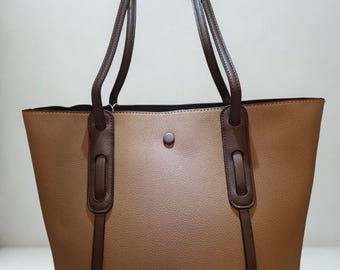 Elegante braune Einkaufstasche aus Kunstleder mit niedlichem Teddy-Anhänger | Jeden Tag Schulter Handtasche für Frauen