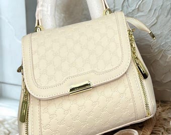 Luxuriöse gemusterte Mini-Umhängetasche - Designer-Stil Crossbody-Geldbörse mit goldener Hardware