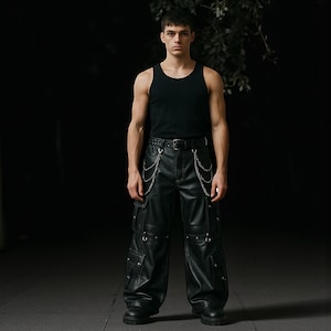 Pantaloni cargo gotici in vera pelle / Pantaloni da motociclista con catene e cinturini personalizzati