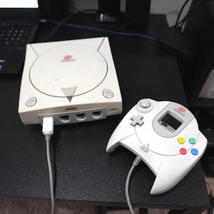 Refurbished Vintage Sega Dreamcast Console Bundle (Controller and Cables)