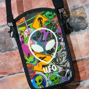 Alien/UFO Themed Personalised Glow-in-the-Dark Alien Sci-fi Phone Pouch – Crossbody Bag