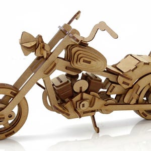 Chopper Motorcykel SVG | 3D Träpussel Laserskurna Filer | Biker Presentidé | Cruiser Motorcykel Modellbyggsats DXF | DIY Leksaksritning för Glowforge bild 3