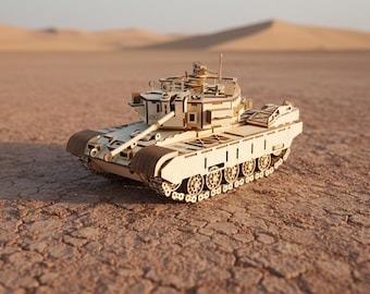Könnte beinhalten: Detailliertes Holzmodell eines Panzers mit aufwendigen Laser-Cut-Designs. Der Panzer, mit seinen Ketten und dem Turm, ist vor einer Wüstenkulisse platziert. Das Modell hat eine hellbraune Farbe.