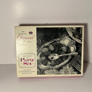 The International Silver Company - Elegant Orleans - Two Piece Party Set - In Box with original packaging
