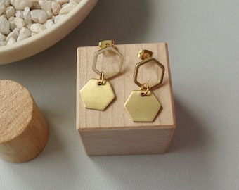 Hex - Hexagon Post Ohrringe; Skulpturale Waben Geometrische Tropfen Ohrstecker; Minimale Gold / Messing Ohrringe (Boucles en Laiton) von InfinEight