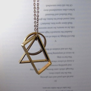 Vertex - Long Brass Geometric Necklace with Rectangle, Circle and Triangle Pendants (Collier Sautoir Géométrique en Laiton) by InfinEight