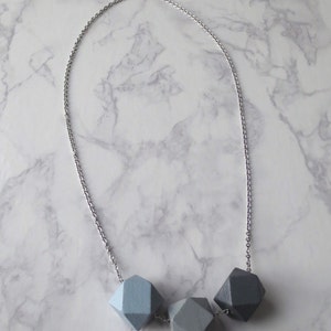 Quindecim Wood Block Geometric Necklace Silver and Blue, Grey Ombré Polyhedron Collana Geometrica / Collier Gris en Bois by InfinEight image 4