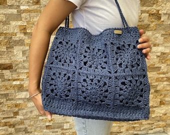 Bolso tote grande hecho a mano a crochet, estilo boho azul marino, bolso de playa cuadrado estilo abuela, regalo de verano