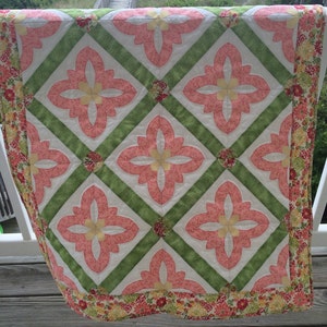 Blooming Flower Wall Hanging, Baby Quilt, 33 x 39.5 image 1