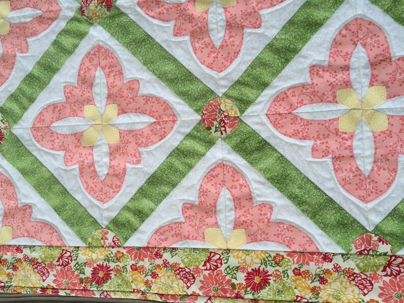 Blooming Flower Wall Hanging, Baby Quilt, 33 x 39.5 image 3