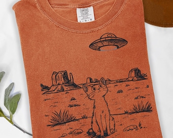 UFO Cowboy Cat T-Shirt, Retro Western Rodeo Graphic Tee, Vintage 90s Alien Space Cat Shirt, Funny Wild West Meme Gift