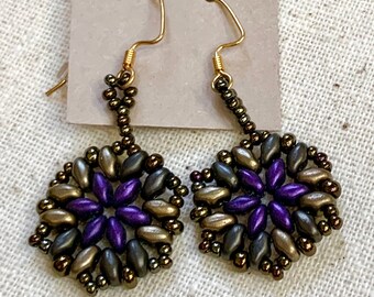 Flower beaded earrings, purple and gold hand woven earrings, gold tone ear wire, bead woven purple earrings, drop dangle earrings