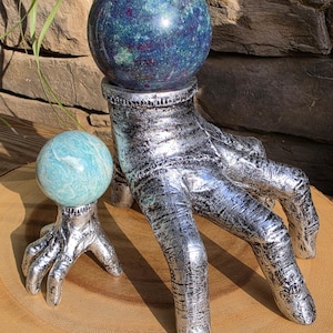 Gothic Hand Sphere Holders – Crystal Ball / Sphere Stand