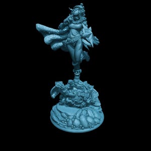 Fantasy Kriegerin STL | Heldin Figur mit Malerischem Sockel 3D Gedrucktes Modell | Epische Kampf-Statue für Sammler & zum Ausstellen