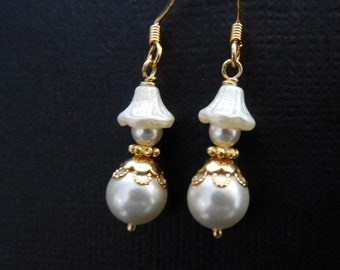 Cream pearl earrings with flower bead, Gold plated earrings, layered bead caps, elegant, formal, ivory color bridal pearl jewelry