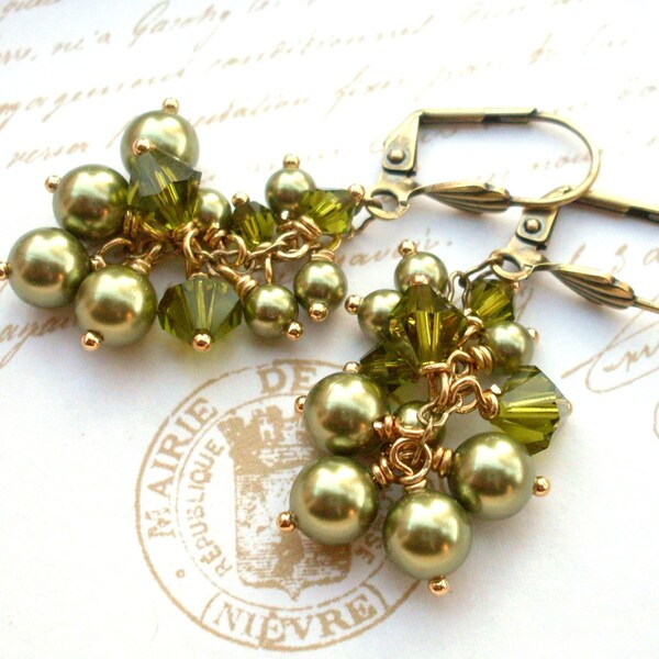 Grüne Perle Kristall Ohrringe, Ohrringe olivgrün Cluster, österreichischen Kristall Perle Ohrringe gold grüne Perle Herbst Schmuck