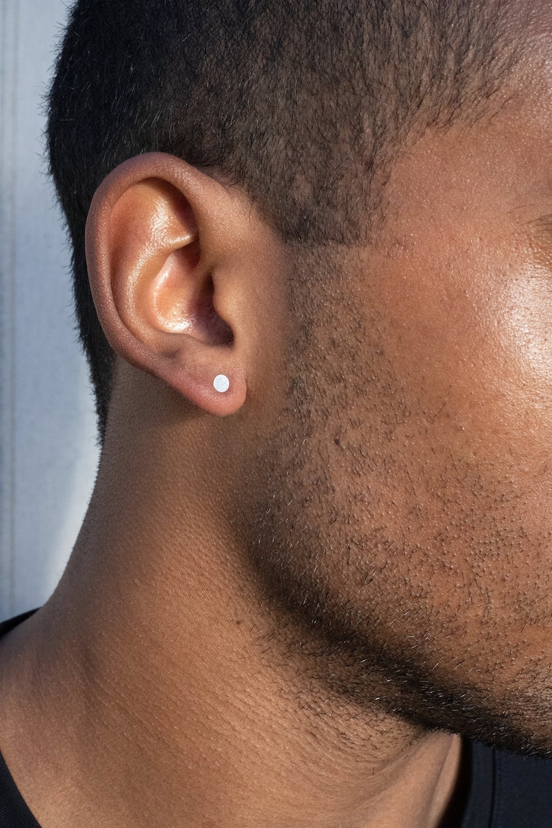 Boucles d'oreilles pour hommes Puces d'oreilles à pois, Puces d'oreilles en argent, Puces d'oreilles en or, Puces d'oreilles simples, Puces d'oreilles minuscules de 4 mm image 1