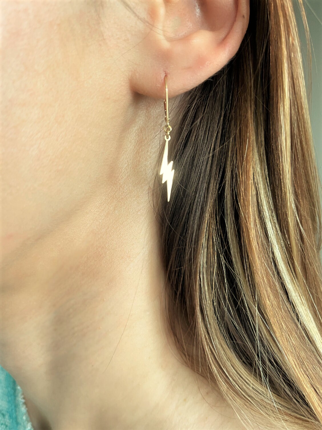 Lightning bolt hanging earring sale