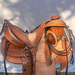 Western Leather Roping Saddle 10-18&quot; – Premium Cowhide, SS Fittings, Hand Tooled, Free Tack Set, Horse Riding & Ranch Work