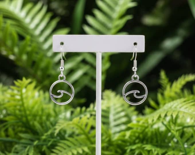 Minimalistic silver wave earrings