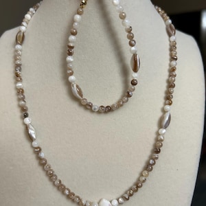 Mother of Pearl Beaded Necklace and Bracelet Set, Natural Shell Jewelry