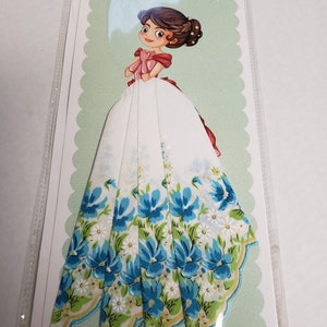 Carte mouchoir rétro ; jeune femme, carte de voeux; mouchoir utilisable; jupe mouchoir; blanc à petites fleurs bleues