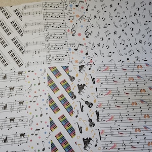 Carta per scrapbooking con note musicali; grande varietà; fogli da 11,8"; confezione da 24 pezzi, 2 per ciascuno dei 12 design;