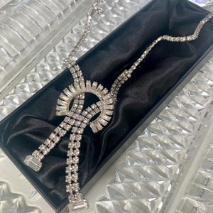 Vintage Art Deco Rhinestone Necklace: Baguette Cut Sparkle