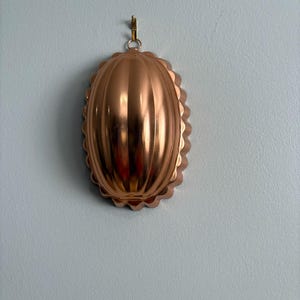 Vintage Copper Oval Mold | Scalloped Edge Jello Mold | Kitchen Wall Hanging Decor | Farmhouse Cottagecore Kitchenalia | Aspic Pudding Pan