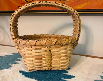 Vintage Hand-Woven Wicker Basket | Large Rattan Storage | French Country | Farmhouse Decor | Market Basket with double weave Handle | Unique