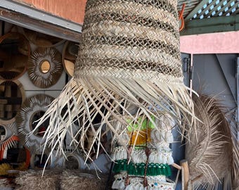 Handwoven Palm Straw Pendant Light – Boho Fringe Lampshade, Natural Home Décor