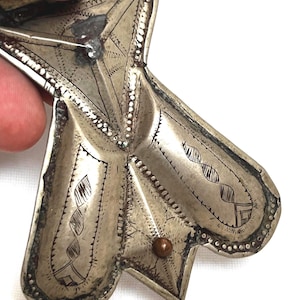 Moroccan Berber Amulet – Antique Silver Tribal Talisman Pendant