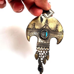 Pendentif ancien juif berbère marocain en bronze avec pièces de monnaie en bronze anciennes et émail - Bijoux Spirituels berbères tradycjinels