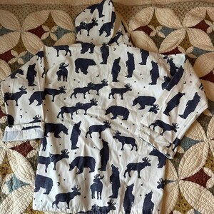 Chaqueta tipo poncho con estampado integral de osos y alces de Michigan Rag Co. de los años 80, talla S/M, color granola imagen 6