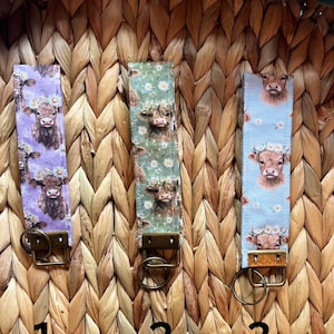 Handgemachte Stoff Schleife Schlüsselanhänger | Boho Schlüsselanhänger | Süßer Schlüsselanhänger | Geschenk für Sie | Zubehör für kleine Unternehmen