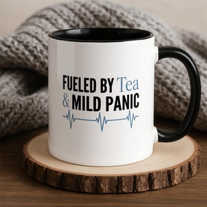 Tasse amusante inspirée du thé et de la panique légère, cadeau humoristique au bureau, cadeau étudiant sarcastique