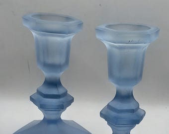 Candelabros de cristal satinado azul vintage – Par • Candelabros esmerilados de 12,7 cm • Decoración de cristal retro