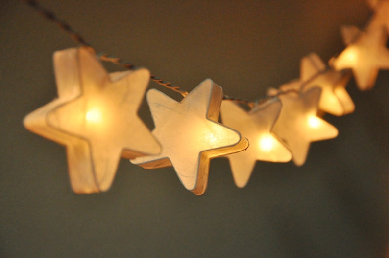 Lumières de fées Fait à la main Papier de mûrier blanc Stars Lanternes Guirlande pour la décoration de fête de mariage, lumières de fées image 2