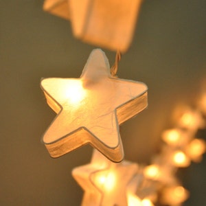 Lumières de fées Fait à la main Papier de mûrier blanc Stars Lanternes Guirlande pour la décoration de fête de mariage, lumières de fées image 5