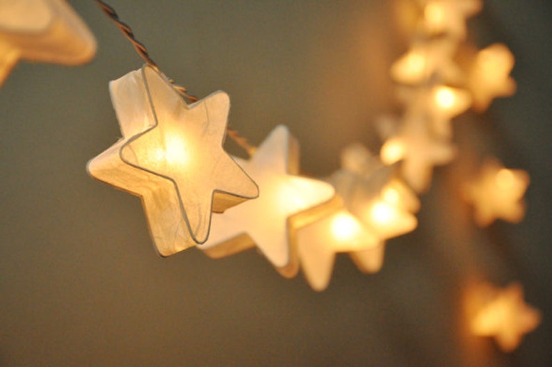 Lumières de fées Fait à la main Papier de mûrier blanc Stars Lanternes Guirlande pour la décoration de fête de mariage, lumières de fées image 4