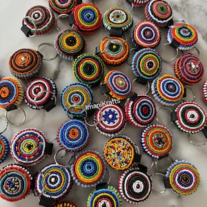 Portachiavi africani con perline fatti a mano, portachiavi Maasai con perline all'ingrosso, portachiavi rotondi tribali boho kenioti