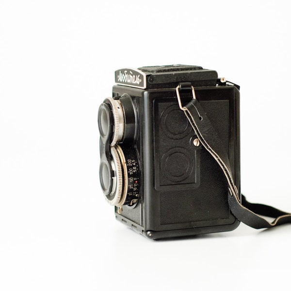 Lubitel - Vintage Medium Format Camera - USSR Russia LOMO - 120 Film - TLR Camera