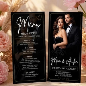 Puede incluir: Tarjetas de menú de boda negras con bordes dorados y escritura elegante. Las tarjetas presentan los nombres "Mia & Aiden" y una foto de la pareja. El menú enumera aperitivos, entrantes, platos principales y postres. Acentos florales rodean las tarjetas.
