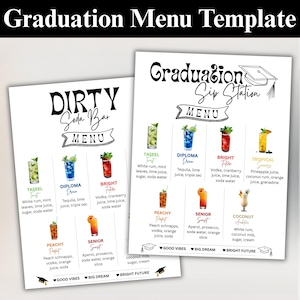Könnte beinhalten: Zwei Abschlussmenüvorlagen mit Cocktail-Illustrationen. Das "Dirty Soda Bar Menu" bietet Getränke wie "Taseel Twist" und "Diploma Dream". Das "Graduation Sip Station Menu" enthält Cocktails wie "Tropical Success" und "Coconut Ambition". Beide Menüs haben ein schwarz-weißes Design.
