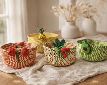 Handmade Iraca Palm Fruit Basket, Home & Kitchen Decor